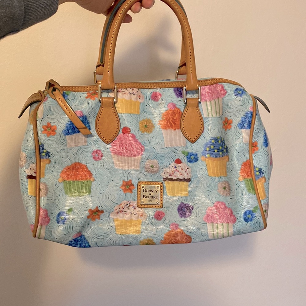 Dooney & bourke limited edition cupcake purse